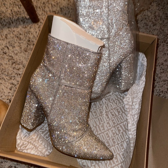 BRAND NEW Steve Madden rhinestone booties - Picture 2 of 5